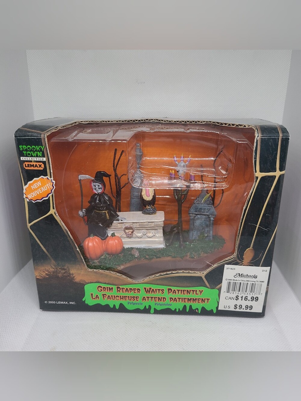 Lemax Spooky Town Halloween Grim Reaper Waits Patiently Figurine 2005 53517